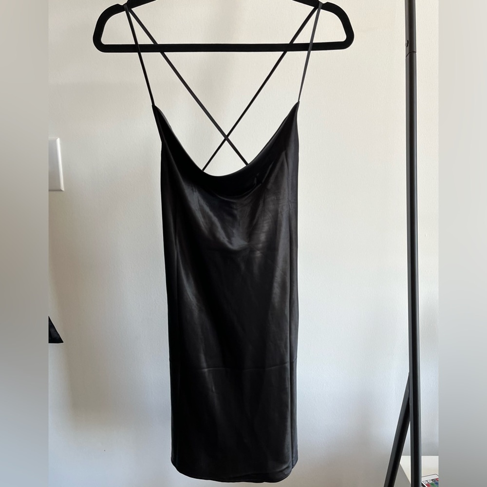 The perfect LBD “little black dress”: